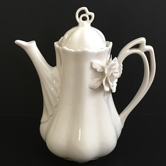 Graces Teaware Bone China Coffee Tea Decanter with Attached Rose NWT - Picture 2 of 6